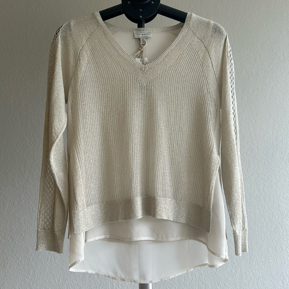 Stylish women’s sweater by Lucky Brand. Size S